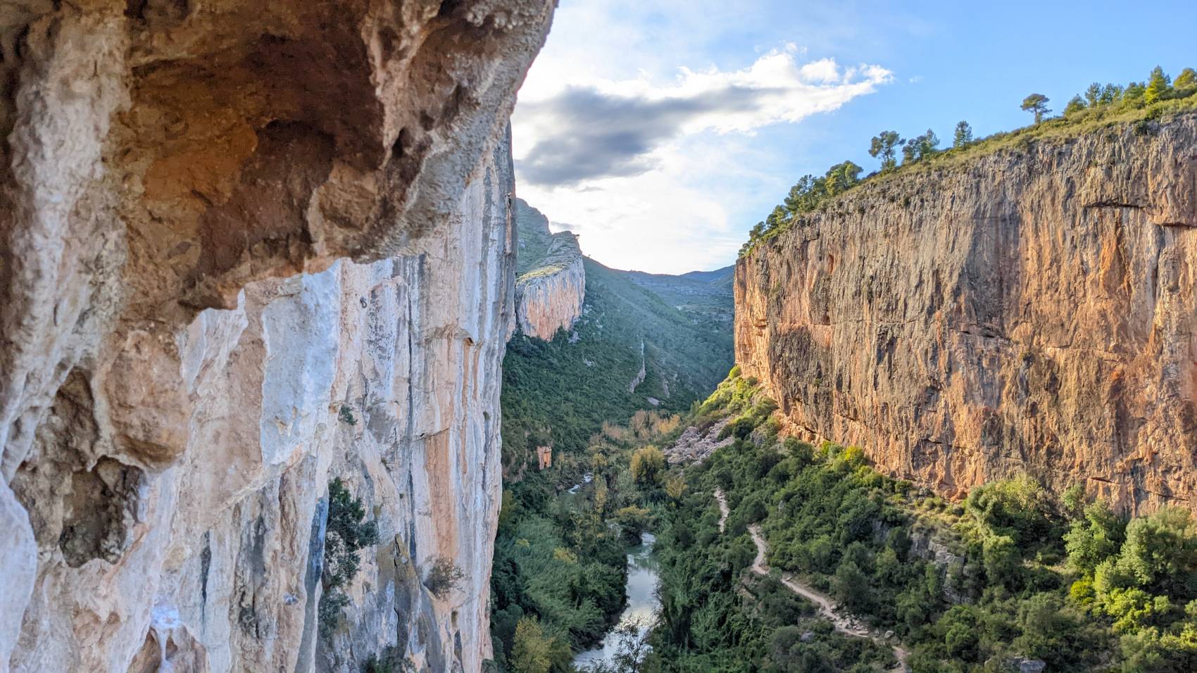 valley chulilla climbing